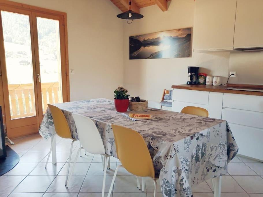 Confortable Chalet Avec Magnifique Vue En Gruyere. Шарме Екстер'єр фото